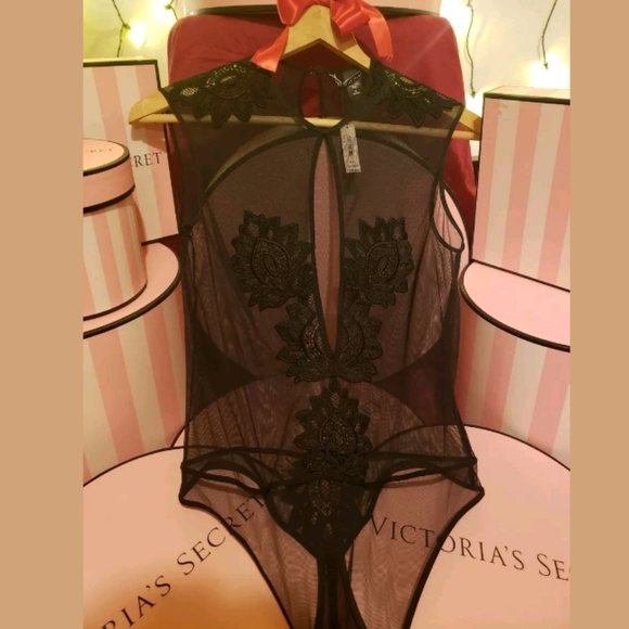 Victoria Secret Lace/Mesh Teddy,Easy Access Bottm - Picture 8 of 8